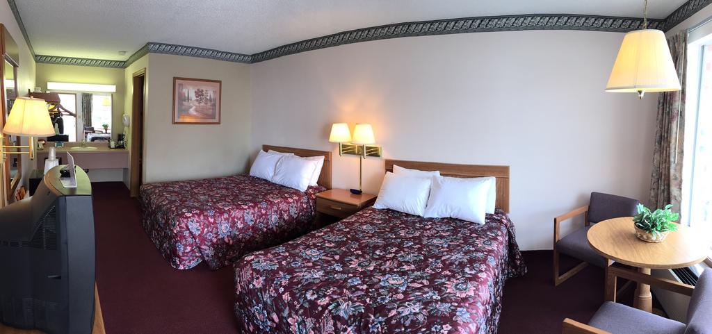 Twelve Oaks Inn Branson Exterior photo
